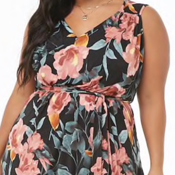 SOLD!!! Floral plus dress 1X new - Picture 3 of 3